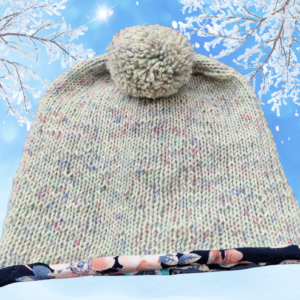 Pletena podložena kapa s cofom